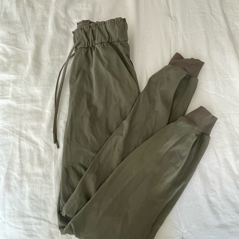 Lululemon Olive Green Women's Joggers